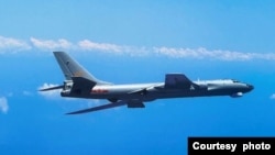 台湾军方侦测到的中国解放军可携带核弹头的轰6型轰炸机。（台湾国防部提供）
