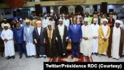 Président Félix Tshisekedi (C) na milulu mya Eid el-Kebir na mosquée Rassoul, Kinshasa, 28 sanza ya motoba 2023. (Twitter/Présidence RDC)