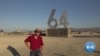 VOA英语视频：走进中国异议艺术家在加州沙漠创立的雕像公园