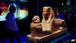 Une statue de Ramsès II au Museum de Sydney, en Australie. (Mark Baker)/AP
