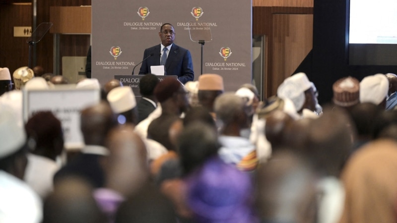 Sénégal: un forum écarte une présidentielle avant la fin du mandat de Macky Sall