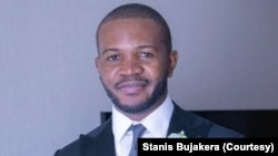 Stanis Bujakera travaille pour le magazine Jeune Afrique et l'agence de presse Reuters.
