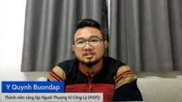 Ông Y Quynh Bdap, đồng sáng lập nhóm Người Thượng Vì Công lý (MSFJ), ngày 30/11/2023. (Photo YouTube Dak Lak News)