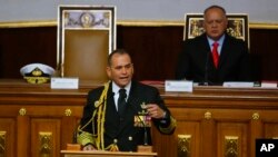 El Almirante en Jefe Remigio Ceballos, Comandante del Comando Estratégico Operacional de la Fuerza Armada Nacional Bolivariana, habla durante una sesión solemne por el Día de la Independencia en Caracas, Venezuela, el 5 de julio de 2019.