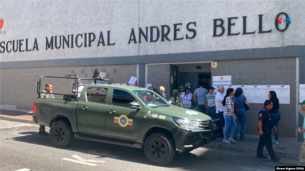 Los venezolanos tuvieron que responder sí o no a cinco preguntas que podrían repercutir en las próximas acciones del gobierno venezolano en el centenario diferendo limítrofe por el Esequibo.