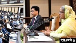 ২০২৩-২০২৪ অর্থবছরের বার্ষিক কর্মসম্পাদন চুক্তি (এপিএ) সই অনুষ্ঠানে প্রধান অতিথির বক্তব্য রাখছেন বাংলাদেশের প্রধানমন্ত্রী শেখ হাসিনা। ১৯ জুলাই, ২০২৩। 