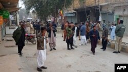 পাকিস্তানে নির্বাচনের আগে বালুচিস্তানে বোমা বিস্ফোরণের ঘটনাস্থল। ৩০ জানুয়ারি, ২০২৪। 