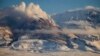 Извержения вулкана Шивелуч на полуострове Камчатка в России, 6 ноября 2022 года