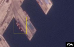지난 7일자 위성사진. 북러 무기 거래 현장으로 지목된 라진항을 촬영한 100m 길이의 선박과 바로 앞에 놓인 컨테이너(사각형 안)가 보인다. 사진=Planet Labs