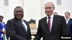 Vladimir Putin e Filipe Nyusi na Cimeira Rússia África