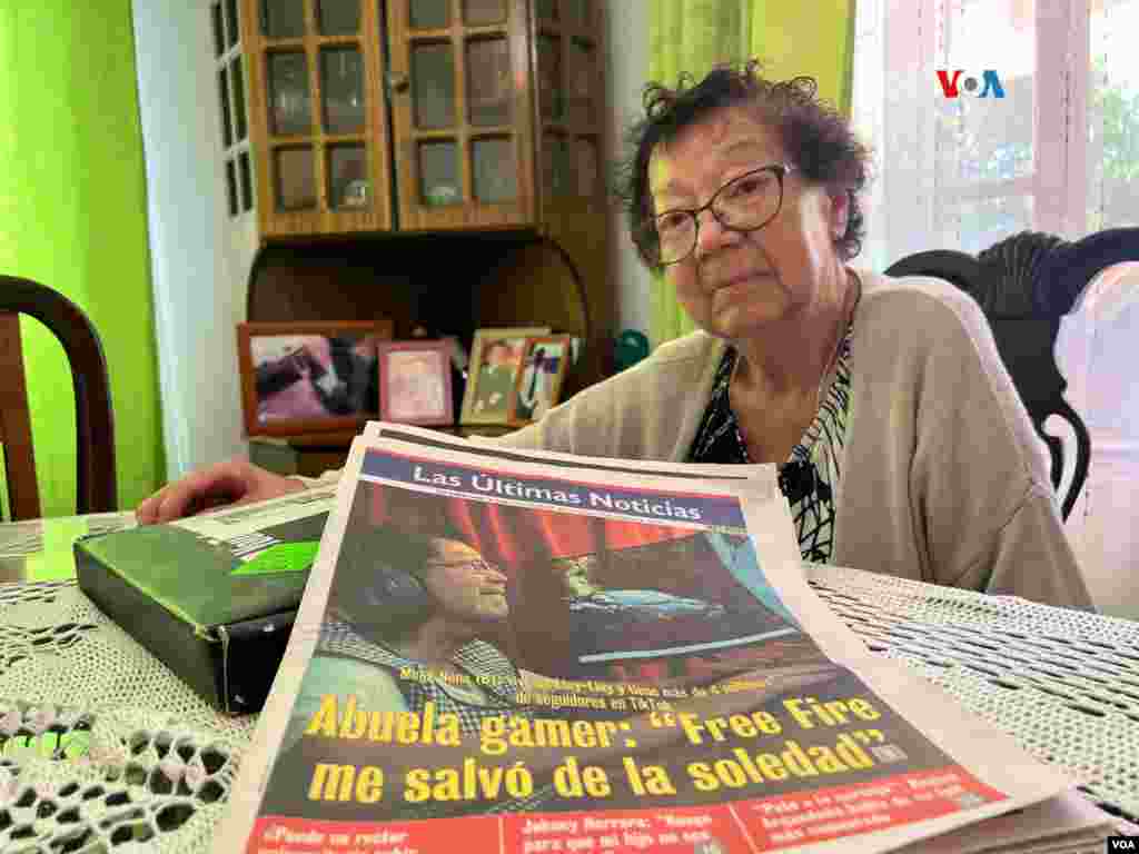 Mami Nena y su familia reúnen todos los trofeos y portadas de diarios que hagan alusión a la matriarca de esta familia. Ella muestra orgullosa sus galardones por Free Fire junto al reconocimiento por ser parte de los 100 adultos mayores.