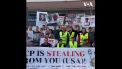 洛杉矶异议人士和新老移民齐聚华人社区，为贫困移民送上新年温暖 