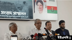 সংবাদ সম্মেলনে বাংলাদেশ জাতীয়তাবাদী দল বিএনপি মহাসচিব মির্জা ফখরুল ইসলাম আলমগীর। ২৪ অক্টোবর, ২০২৩।