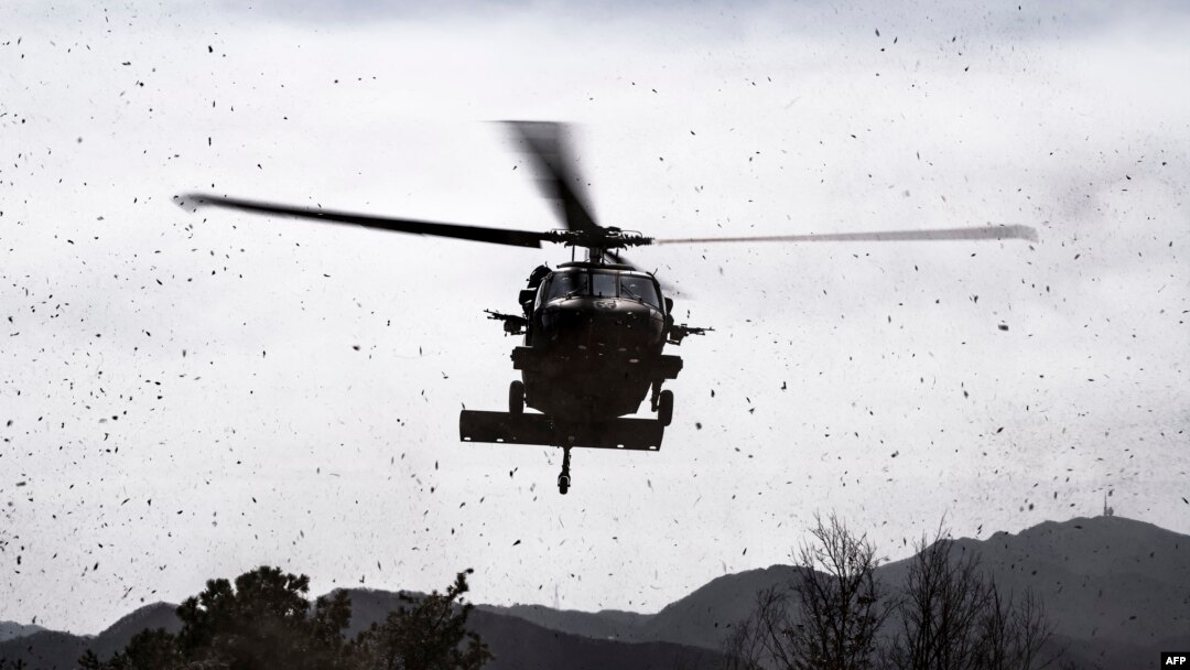 ILUSTRASI - Sembilan tentara dilaporkan tewas dalam kecelakaan dua helikopter HH60 Black Hawk Angkatan Darat AS di Kentucky selama misi pelatihan, Kamis, 30 Maret 2023. (Handout / Satff Sgt.Jeffrey Beggs/DoD / AFP)