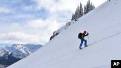 In Effort to Curb Deaths, US Avalanche Forecasters Promote Taking Safety Steps
