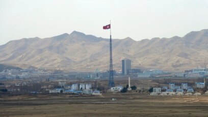 Facing Charges, US Soldier Flees to North Korea