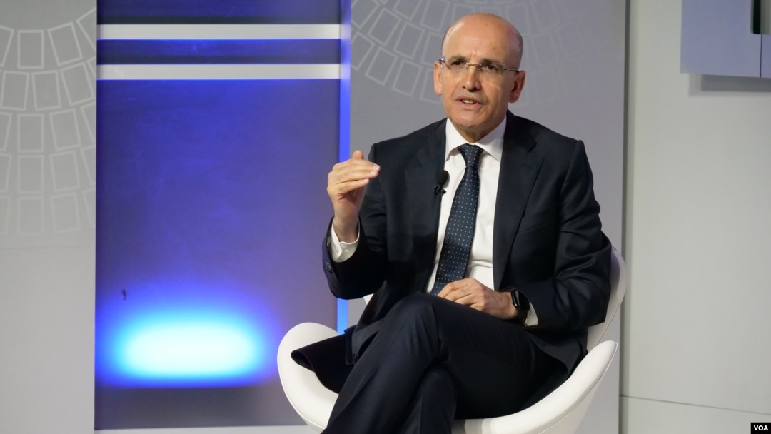 ABD temaslarını sürdüren Hazine ve Maliye Bakanı Mehmet Şimşek, enflasyonu aşağı çekmek için koşulların hazır olduğunu, ancak zamana ihtiyaç olduğunu söyledi. Şimşek, IMF Başkanı Georgieva ile de birararaya geldi.