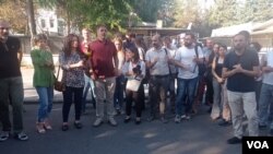 Gazetecilerin 13 ay sonra tahliye edilmesi, basın meslek örgütleri tarafından memnuniyetle karşılandı.