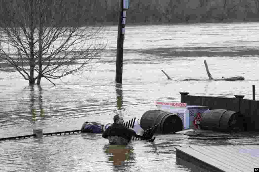 Поплави во Халовел, Мејн.