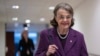 FILE - Senator AS Dianne Feinstein di Gedung Capitol, Washington, D.C., 15 Februari 2023. (AP/J. Scott Applewhite, File)