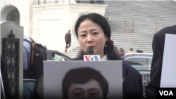 이한별 북한인권증진센터 대표가 미국 의회 연방의사당 앞에서 열린 탈북민 강제북송 반대 집회 중 발언하고 있다. (자료사진)
