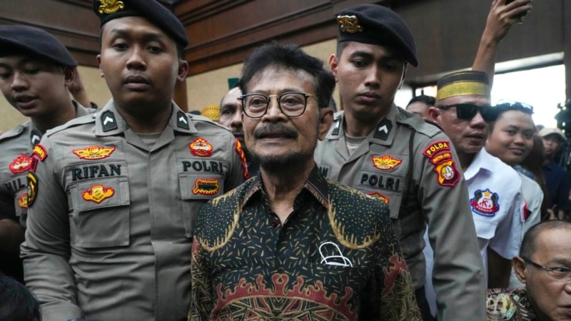 Indonesia sentences former agriculture minister to 10 years for corruption