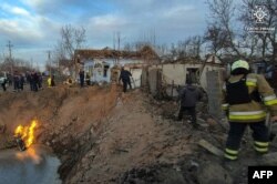 Serangan rudal di Mykolaiv, di tengah invasi Rusia ke Ukraina. Setidaknya tiga orang tewas dalam gelombang "besar" serangan rudal dan drone Rusia di Ukraina pada 7 Februari 2024. (Foto: via AFP)