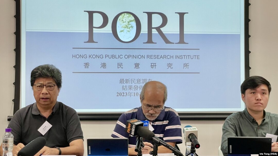 香港民意研所公佈施政報告即時民調顯示，40%受訪者表示不滿，評分為44.4分的不及格水平。