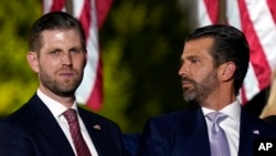 Eric Trump dhe Donald Trump Jr.