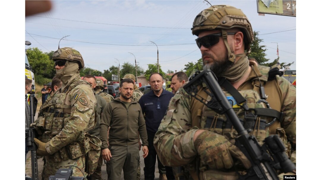 In Photos: Ukrainians Flee Flood Following Destruction of Kakhovka Dam