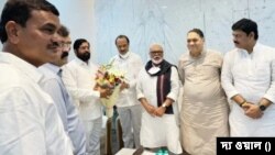 ভারতের মহারাষ্ট্রে মারাঠা রাজনীতিতে চড়ছে পারদ, শিবসেনার অন্দরে নতুন করে বিদ্রোহ, বৈঠকে মুখ্যমন্ত্রী শিন্ডে