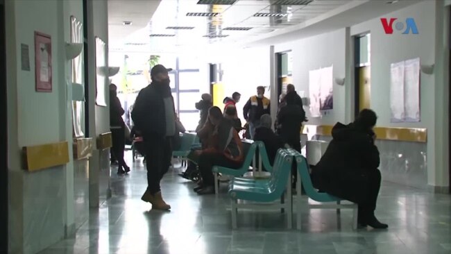 Гужви пред амбулантите и болниците, пикот за грипот допрва доаѓа