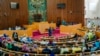 Sénégal: l'Assemblée rend leur éligibilité à deux opposants 