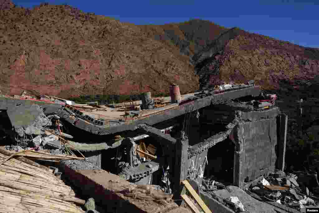 ၇ နှစ်အရွယ် အထွေးဆုံးသားလေး ဆူလေမန် ဆုံးပါးသွားတဲ အိမ်ဖြစ်ပါတယ်။ သူအိပ်ခန်းထဲရှိနေချိန်မှာ အပေါ်ထက်က အကိုတွေနဲ့ ဧည့်ခန်းတဲ့က မိဘတွေ အသက်မသေ လွတ်မြောက်သွားတာပါ။ 