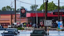 Beryl, la tormenta tropical, deja una estela de destrucción en Texas y avanza hacia el centro y noreste de EEUU cargada de intensas lluvias.