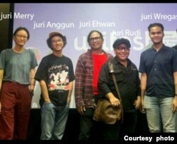 Merry Wijaya (paling kiri) bersama juri film animasi lainnya (foto: courtesy).