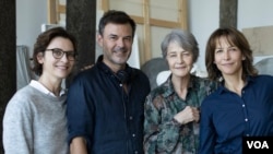Франсуа Озон с Жеральдин Пелас, Софи Марсо и Шарлоттой Рэмплинг.
Credit: Cohen Media Group 