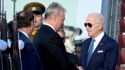 Biden in Vilnius for NATO Summit After Brief London Stop 