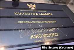 Presiden Jokowi meresmikan kantor FIFA di Jakarta, Indonesia sebagai kantor perwakilan di wilayah Asia Timur. (Foto: Courtesy/Biro Setpres)
