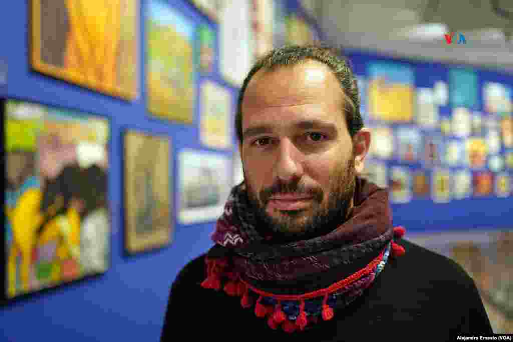 Amer Shomali, director del Museo Palestino y uno de los organizadores de la muestra "Esto no es una exposición", que reúne obras de más de 100 artistas de Gaza.