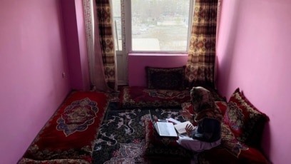 Afghan Girls Struggle with Internet for Online Classes