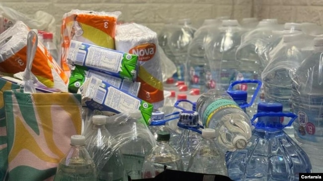 El principal objetivo de Grupo de Panas es recolectar la mayor cantidad de agua, aunque también están recolectando alimentos.