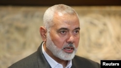 اسماعیل هنیه، رهبر سیاسی گروه حماس که در قطر مستقر است و در آنجا دفتر سیاسی دارد