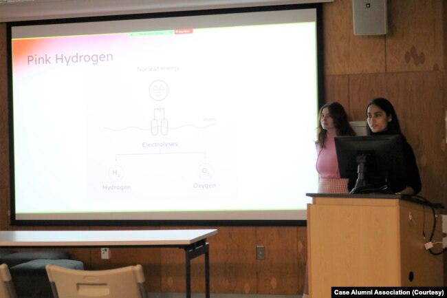 Molly Egan, in pink, was part of the Nu-H2 pitch team that discussed "pink" hydrogen. (Courtesy photo from Case Alumni Association)