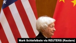 Menteri Keuangan AS Janet Yellen saat pertemuan dengan Wakil Perdana Menteri China He Lifeng di Beijing, China, Sabtu, 8 Juli 2023. (Foto: Mark Schiefelbein via REUTERS)