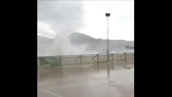 台风“泰利”来袭 香港气象部门发布预警