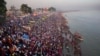 Perayaan Ramnavi, yang diperingati sebagai hari lahir Dewa Hindu Rama, di Ayodhya, India, Kamis, 30 Maret 2023. (AP/Manish Swarup)