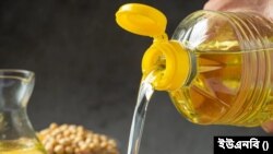 বাংলাদেশে বুধবার থেকে কমছে সয়াবিন ও পাম তেলের দাম