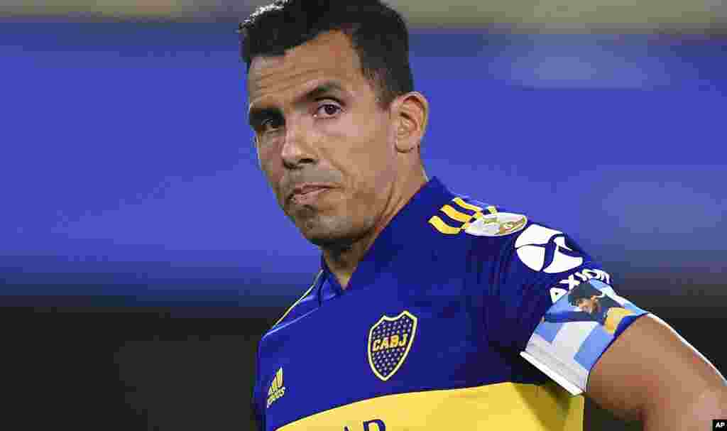 Segundo Tevez, el padre de Carlos Tevez del Boca Juniors de Argentina fue secuestrado en 2014. En un inicio se trató de un robo, pero tras darse cuenta&nbsp; que era el progenitor del popular jugador, por aquel entonces todo un héroe en La Bombonera,, se lo llevaron. Estuvo en cautiverio durante ocho horas y se pagó alrededor de 5.000 dólares por el rescate, según medios locales.