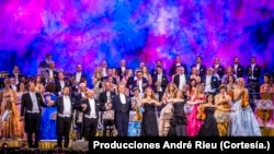 La orquesta de André Rieu es catalogada como la más grande del mundo. [Foto: Cortesía producciones André Rieu].